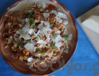 Η συνταγή της ημέρας: Χυλοπίτες με σάλτσα λαχανικών και παρμεζάνα